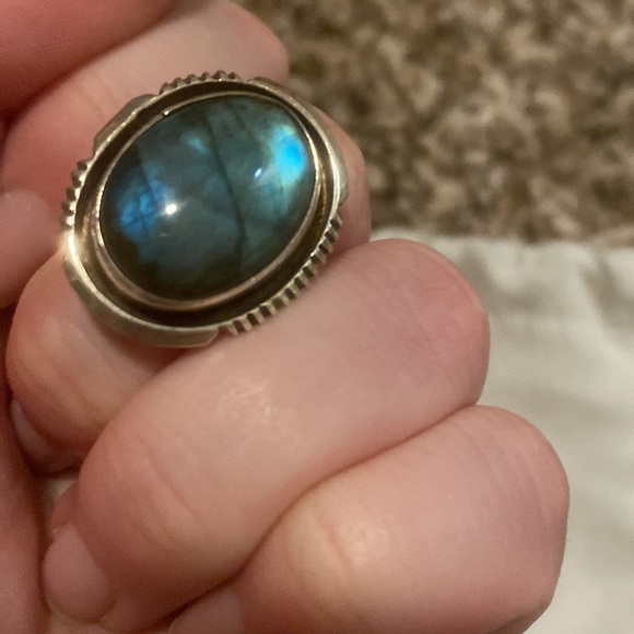 Size 7 1/2 ring - Picture 5 of 5